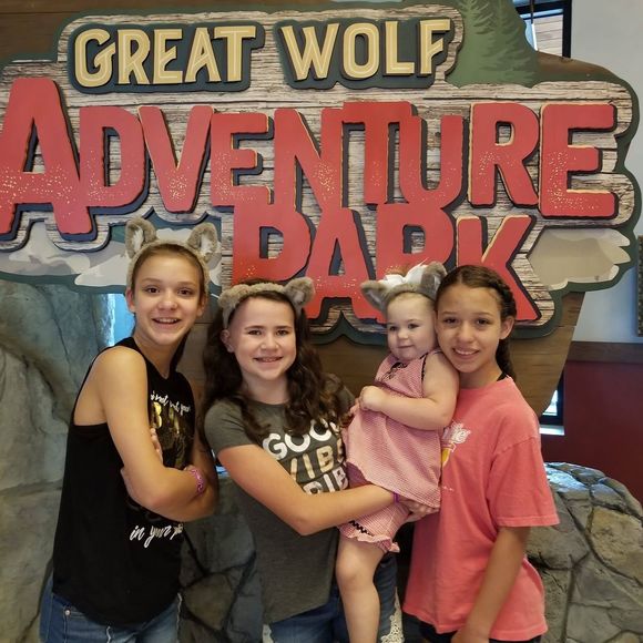 Meet your Posher, Monica - Picture 1 of 1